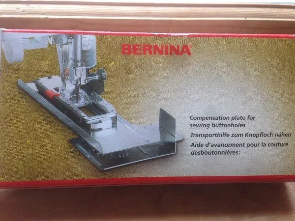 *BUTTONHOLE COMPENSATING PLATE//FABRIC FEEDING AID//BERNINA