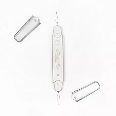 * DOUBLE NEEDLE THREADER / CLOVER