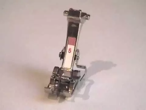 *FOOT #5 CLASSIC//BLINDSTITCH FOOT//BERNINA