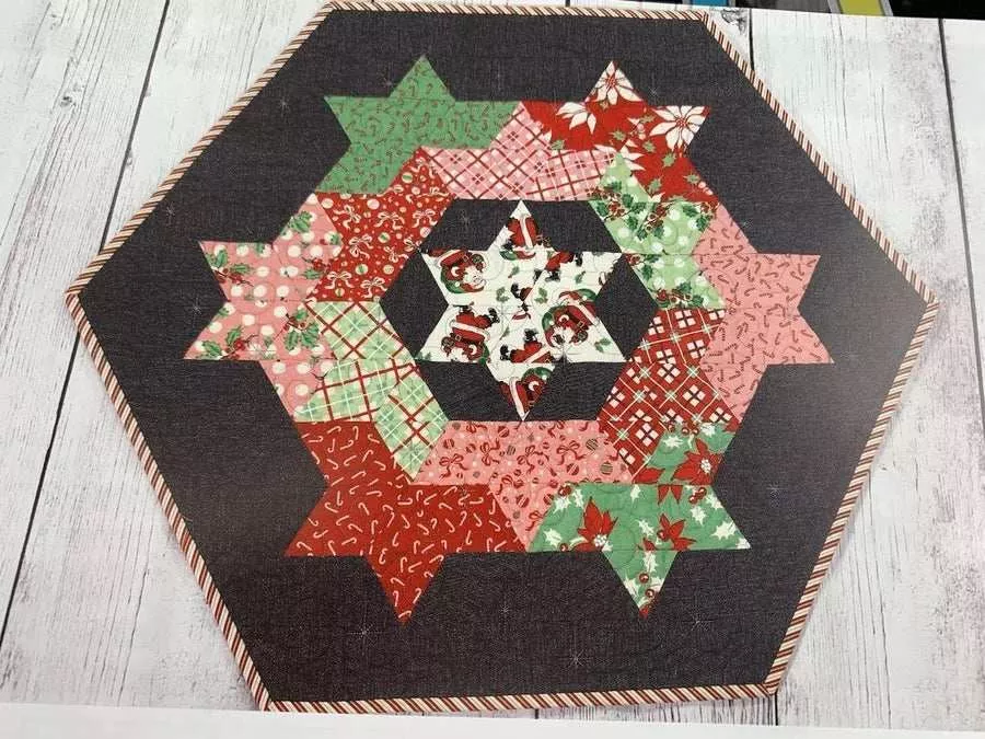 Queensbury 24x26" Table Topper