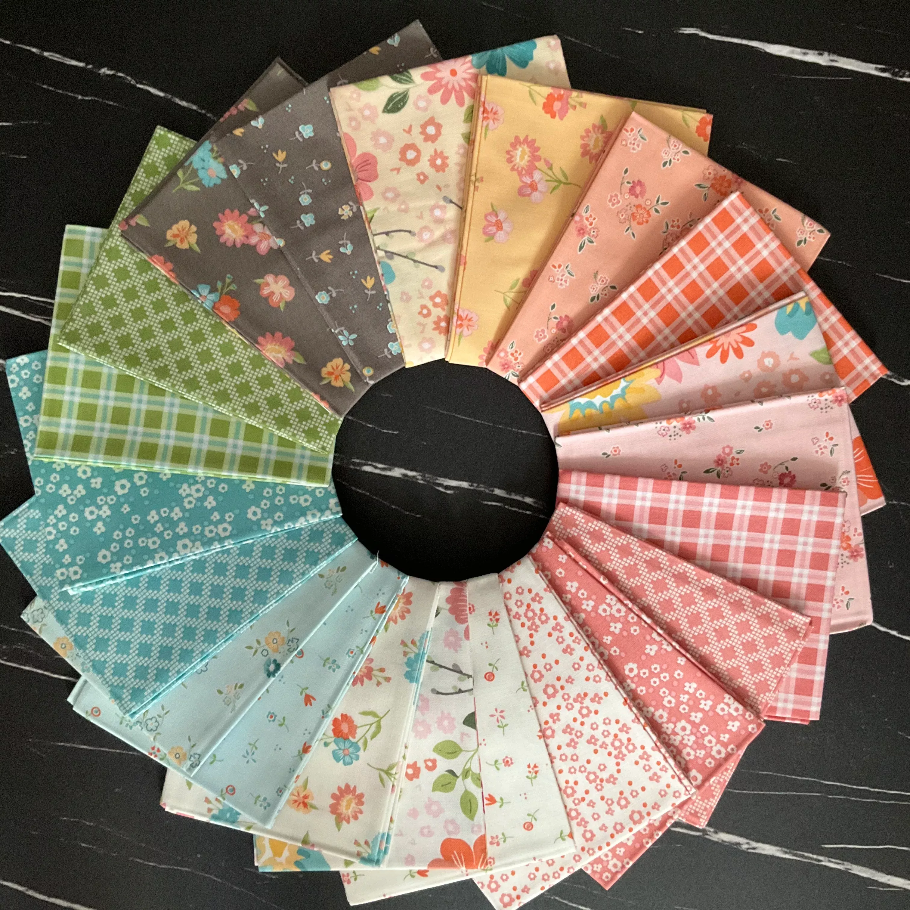 Spring"™s in Town by Sandy Gervais : Fat Quarter Bundle