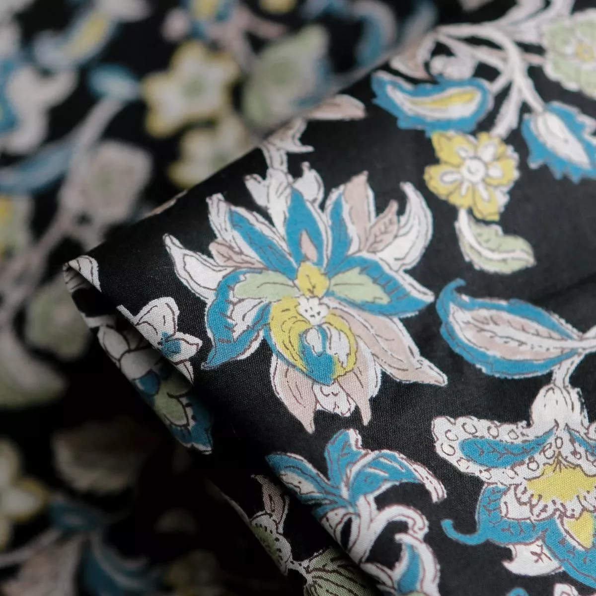 Yoko Blooms Cotton